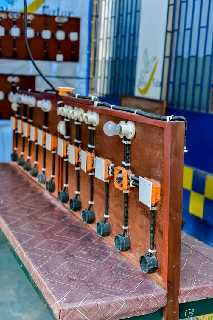 Programme du Laboratoire d’électricité et d’électronique